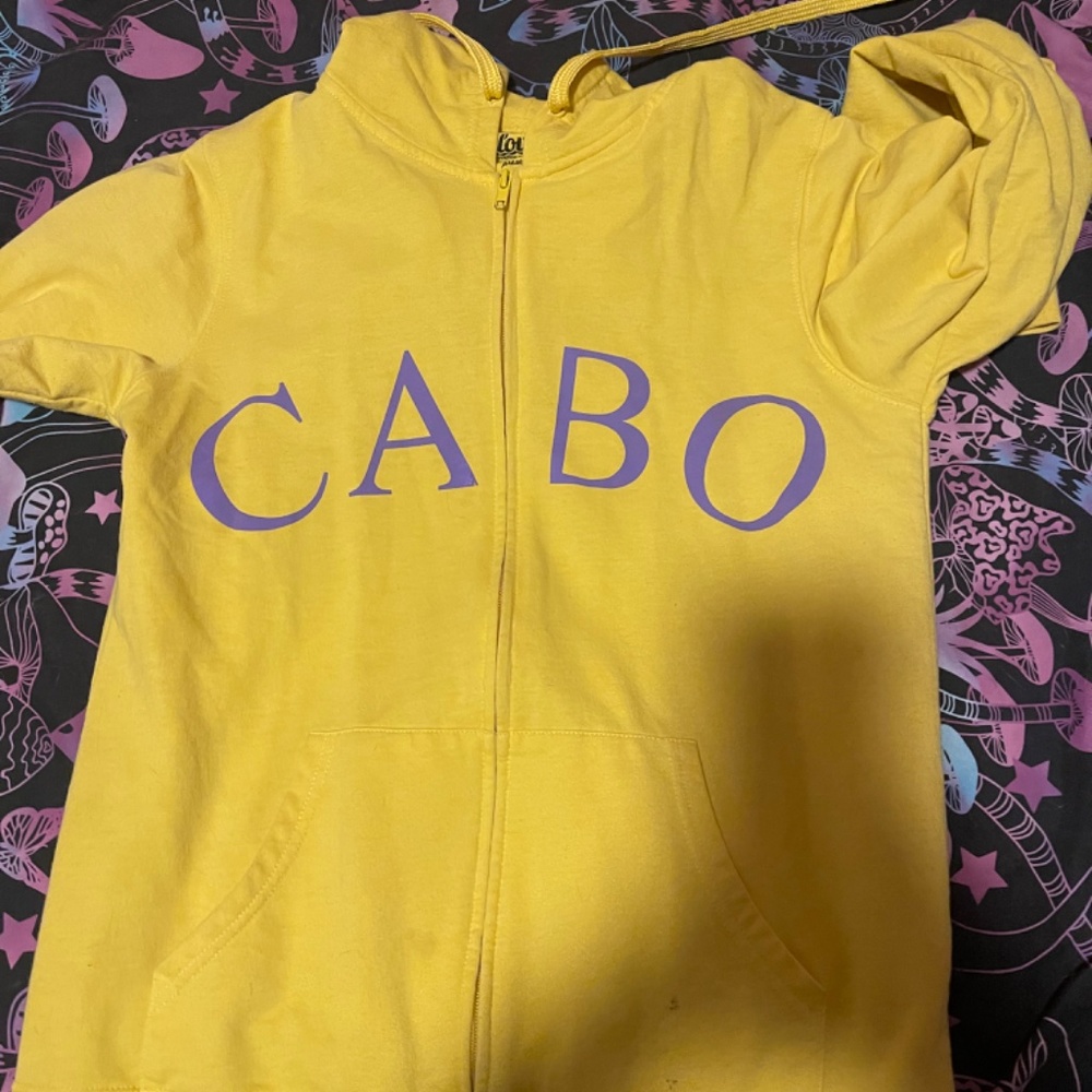 Pikachu jacket - Picture 3 of 3